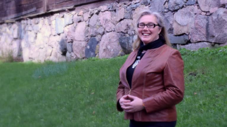 Ringa Ropo ponnistaa naisenergiaa nyt käsipalloseura Cocksiin | Yle