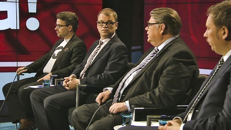 Vaalien välissä -keskustelu Ylen studiolla.