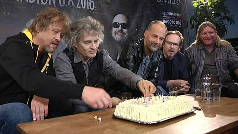 Eppu Normaalin 40-vuotis kakku