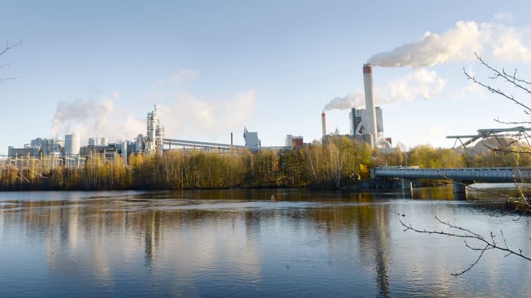 UPM:n Kymin Sellutehdas Kuusankoskella.