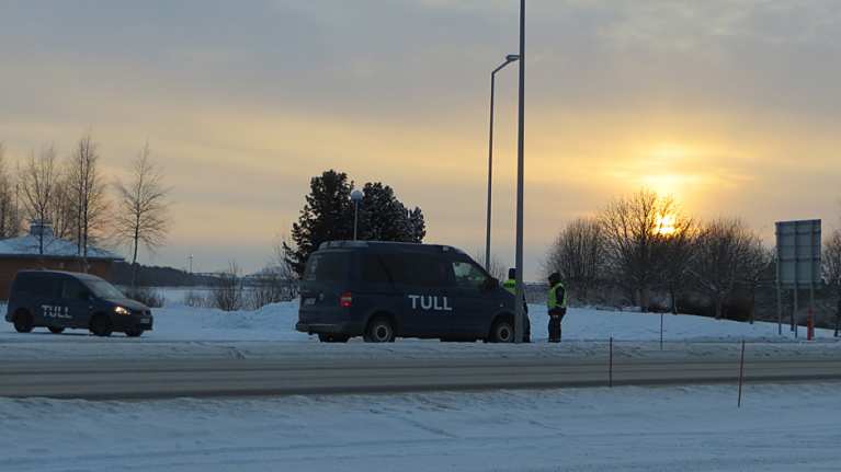 Tulli valvoo Suomen ja Ruotsin rajalla Torniossa.
