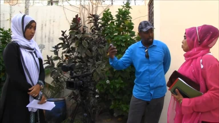 Wali Hashi kouluttaa toimittajia Somaliassa