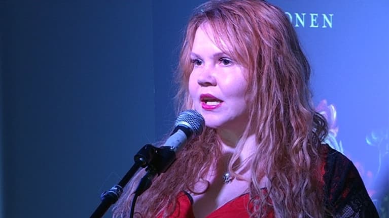 kirjailija Katja Kettu