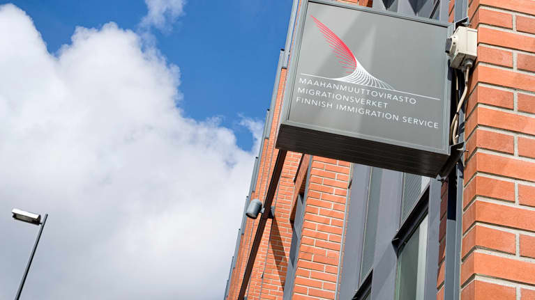 Maahanmuuttoviraston kyltti.