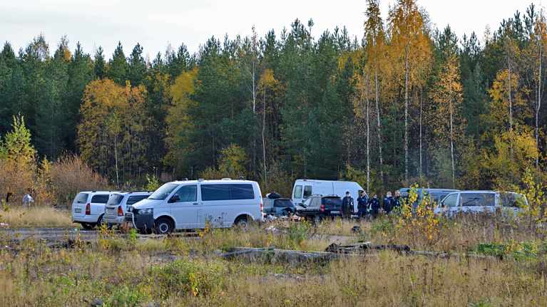Poliisi tyhjentää romanien leiriä Tampereen Sulkavuoressa