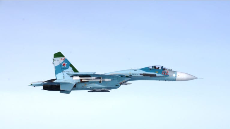 Venäläinen SU-27-hävittäjä.