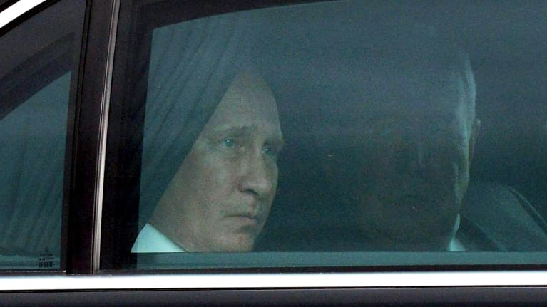 Presidentti Putin autossa.