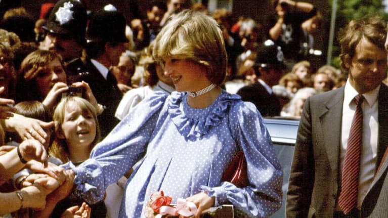 Prinsessa Dianan elämää kuvina: Ujosta pikkutytöstä ihailluksi ...