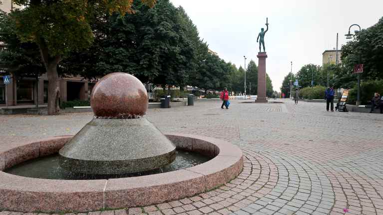 Vapaudenpatsas ja kuula