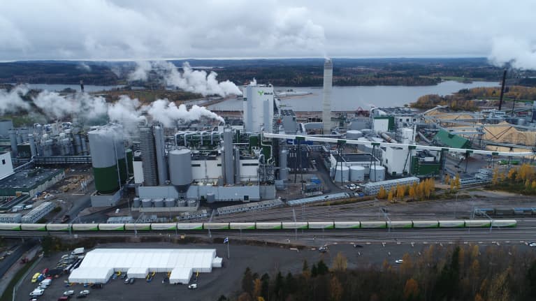 Äänekosken uusi biotuotetehdas ilmasta.