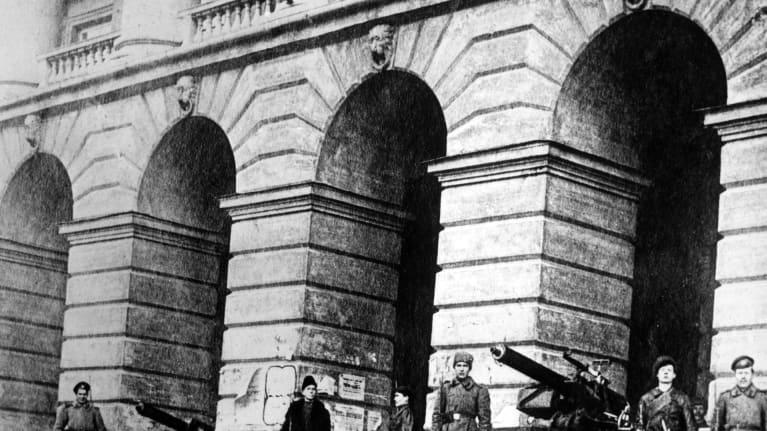 smolnan edusta lokakuun vallankumous tapahtumat Venäjällä