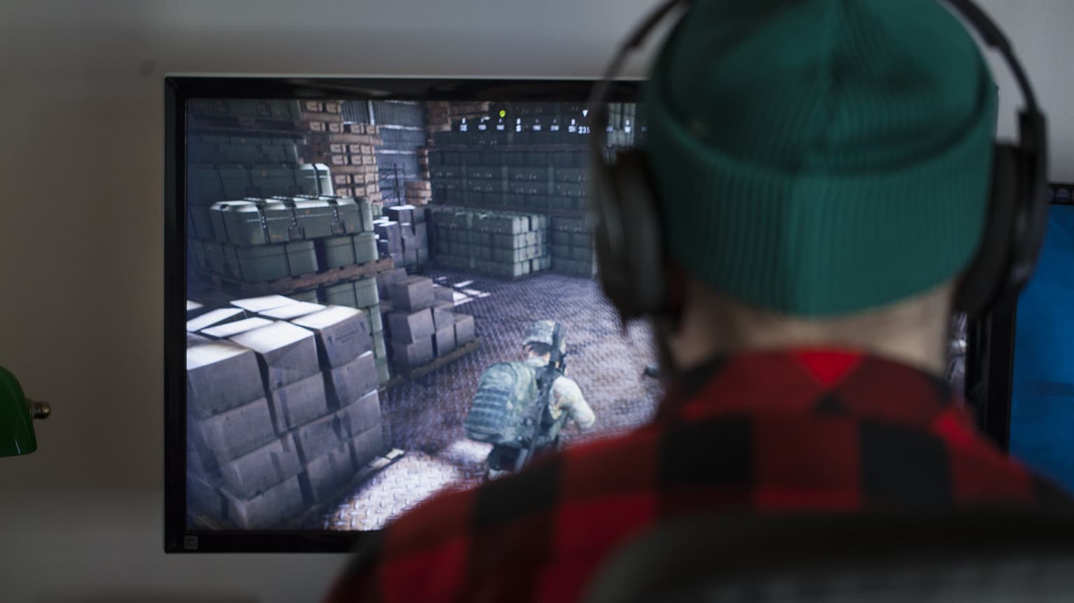 Pelaamiseen koukuttuneet opiskelijat uusi ilmiö kouluissa – jotkut jopa  haluavat keskeyttää opintonsa voidakseen pelata | Yle