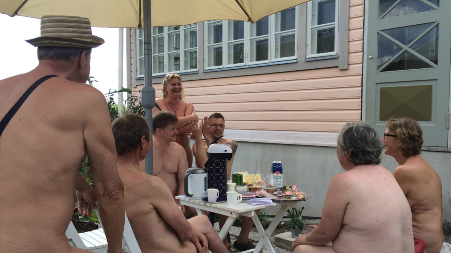 Naturists find solutions to common summer dilemmas