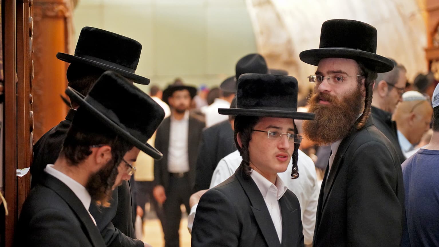 Ääriortodoksien kännykässä ei saisi olla nettiä, mutta Lipmanien perheessä  tästä on livetty – Äärijuutalaisten suurperheet muuttavat Israelin arkea ja  politiikkaa | Yle