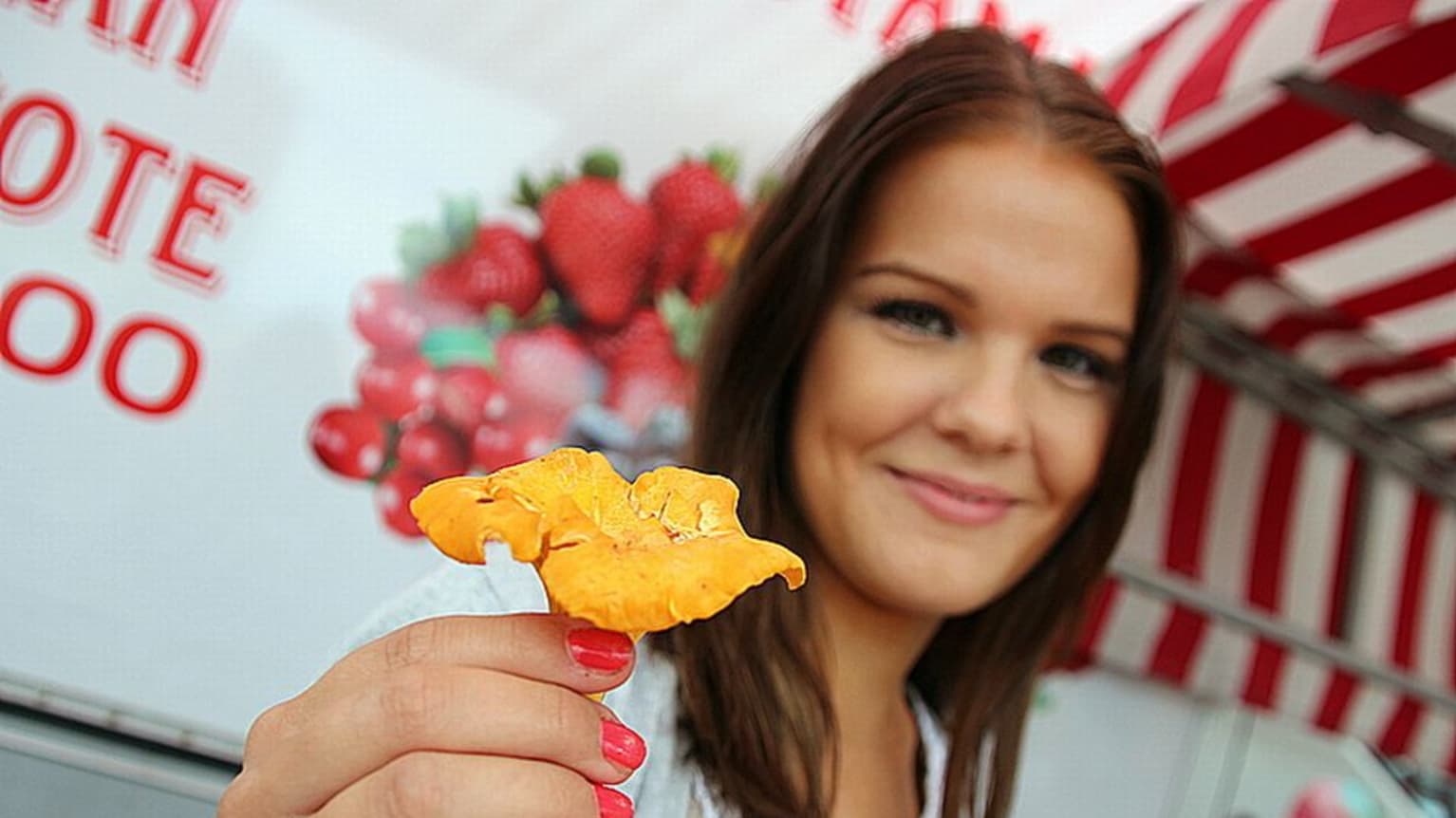 Voissa paistettu kantarelli hotkaistaan jo ostopäivänä | Yle