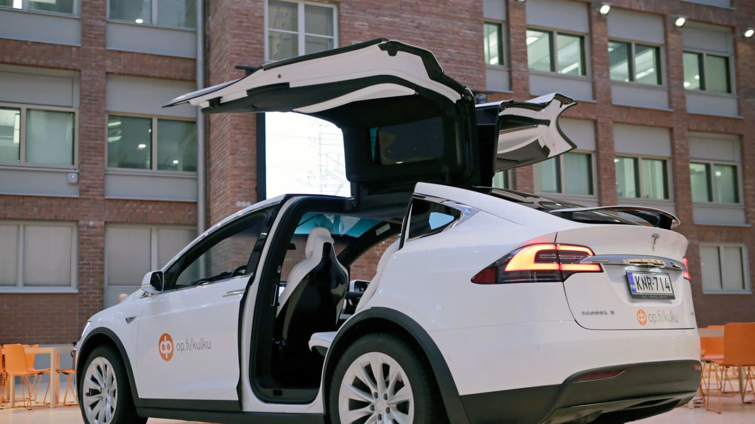 TESLA X ����������