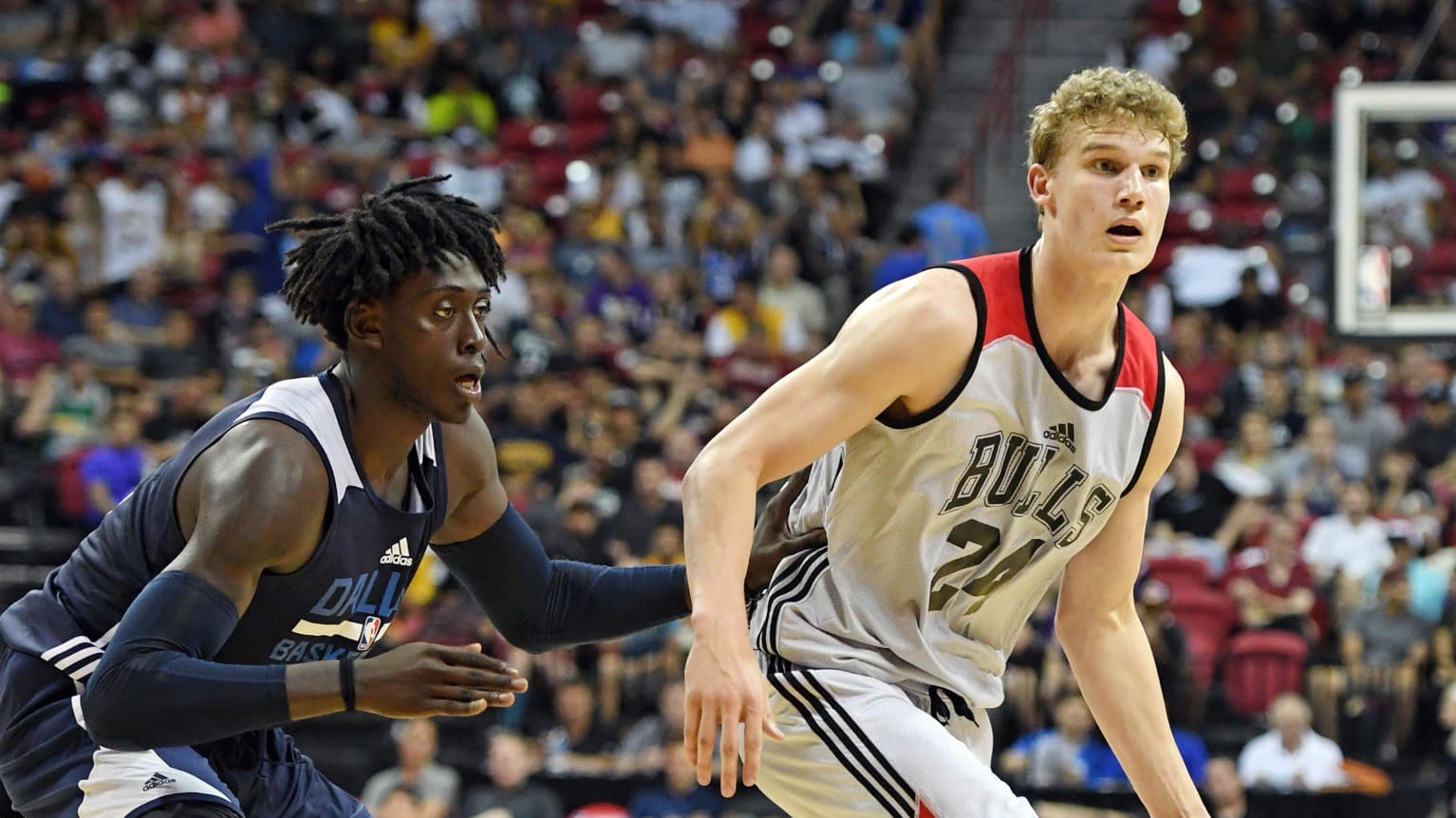 Finn Lauri Markkanen on fire with lead score in US pro basketball