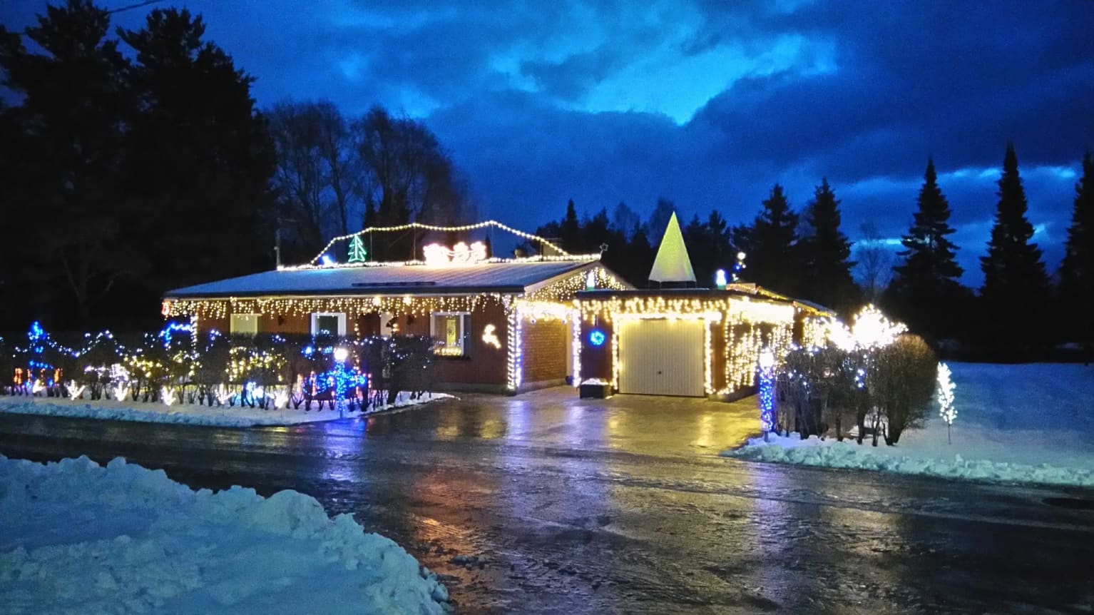 Show store home lights
