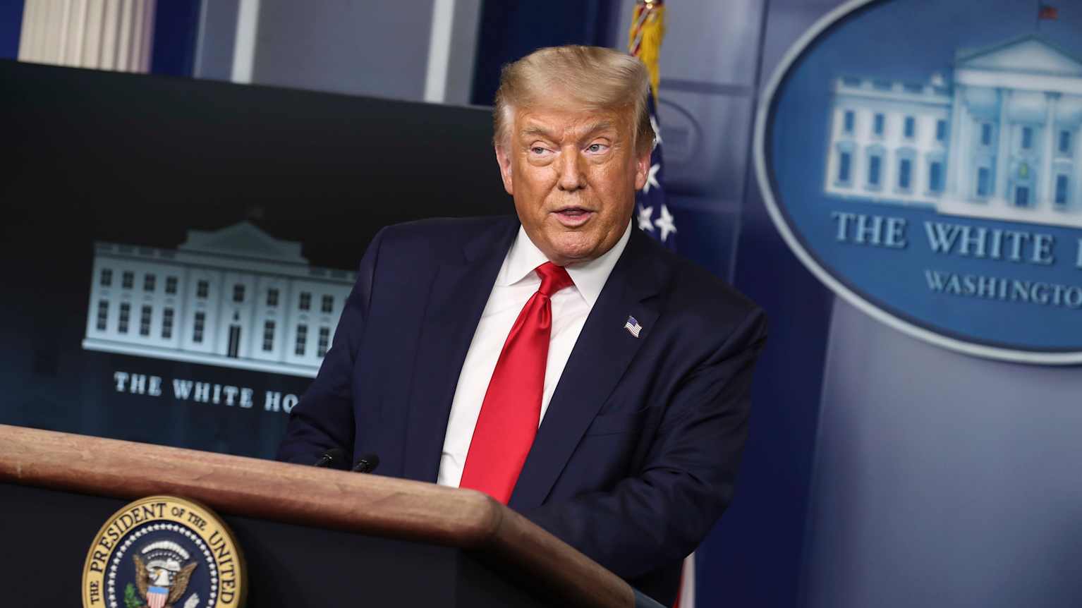 Hög dödssiffra i USA - Trump fortsätter att förespråka hydroxiklorokin och  är avundsjuk på Faucis popularitetssiffror | Utrikes | Svenska Yle