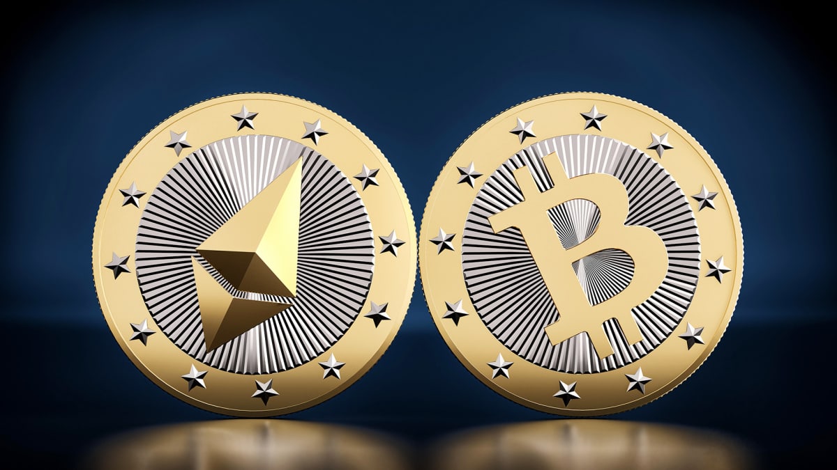 Bitcoin ja Ethereum virtuaalivaluutta.