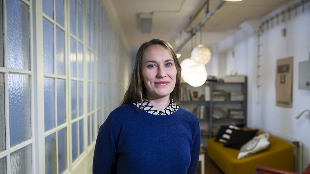 Aalto-yliopiston muotoilun laitoksen väitöskirjatutkija, yrittäjä Hella Hernberg, Jätkäsaaren makasiini