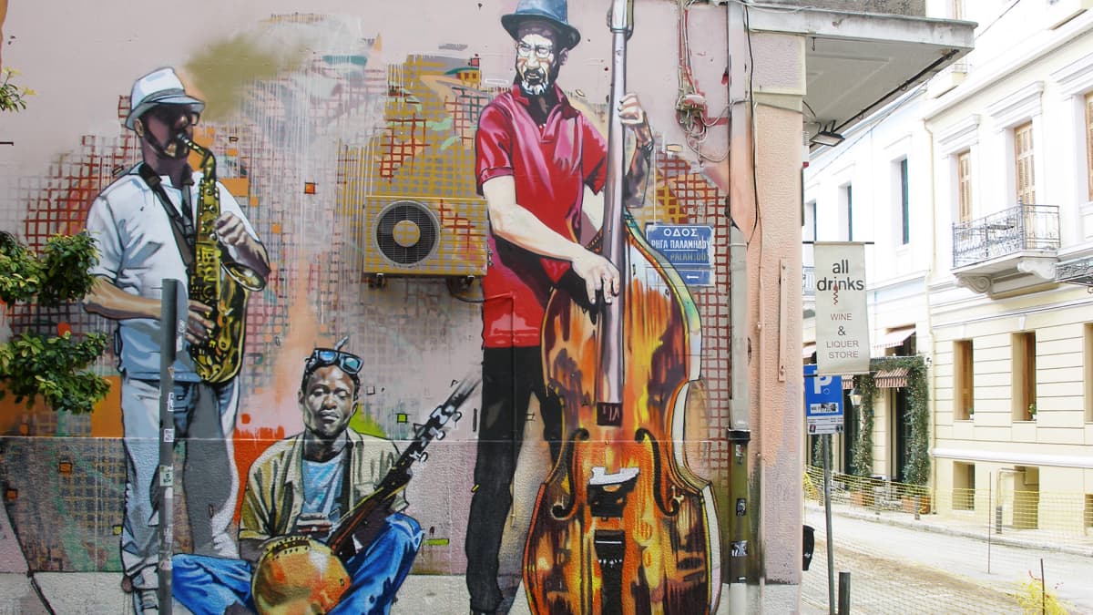 Musiikki on kreikkalaisten sydämissä kaduillakin.