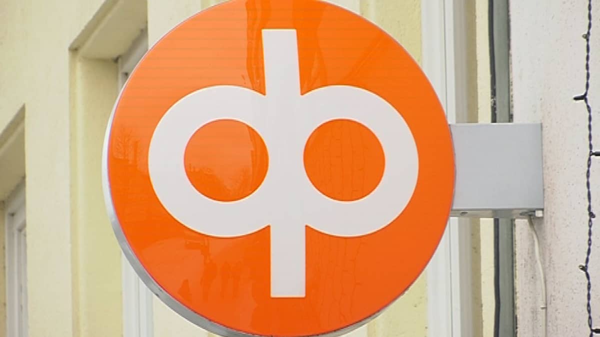 Osuuspankin logo pankin ulkoseinässä