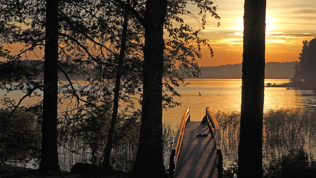 Näkymä mökiltä järvelle.