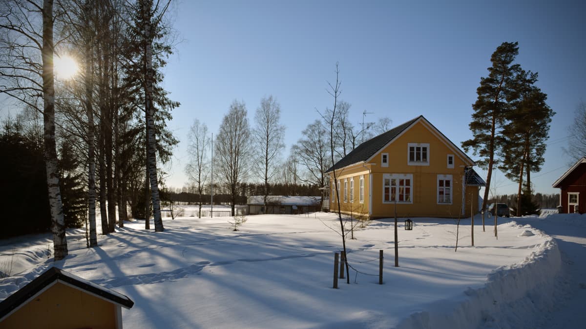 Salla ja Antti Kurikan kotitalo Jalasjärvellä.