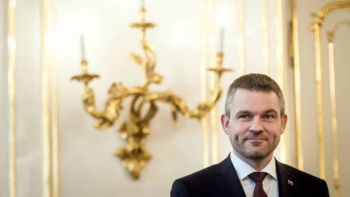 Slovakian uusi pääministeri Peter Pellegrini  saa tehtäväksen palauttaa kansan luottamuksen järjestelmään.
