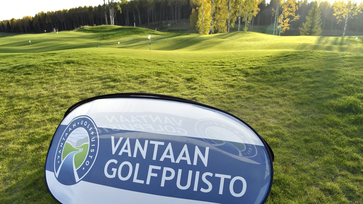 Vantaan Golfpuisto kuvattuna Vantaan Petikossa syyskuussa 2017.