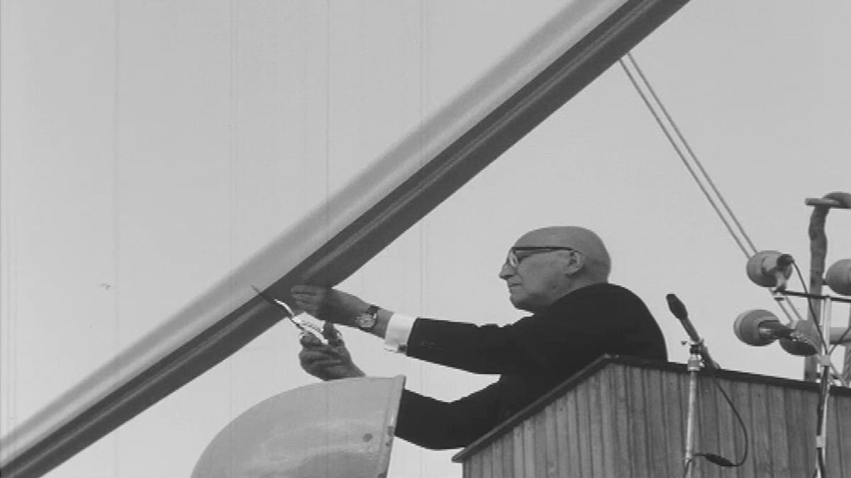 Presidentti Urho Kekkonen Saimaan kanavan avajaisissa.