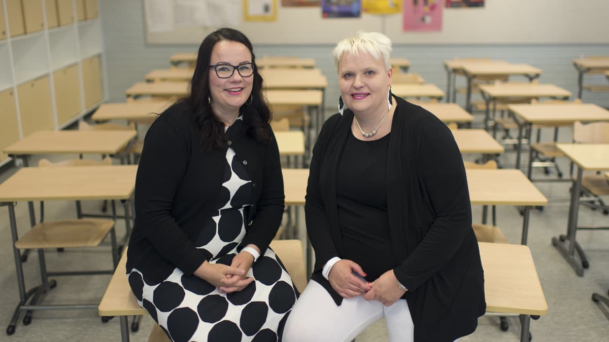 Kasvatustieteen tohtorit Eliisa Leskisenoja ja Erja Sandberg.