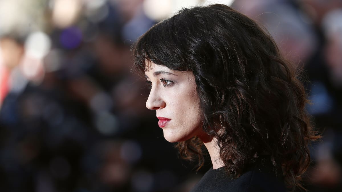 Asia Argento Cannesin filmifestivaaleilla toukokuussa.