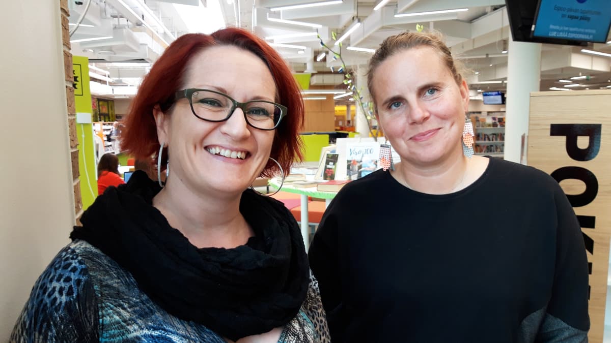 Sexpon hallituksen puheenjohtaja Tiia Forsström ja seksuaalikasvattaja Patricia Thesleff.