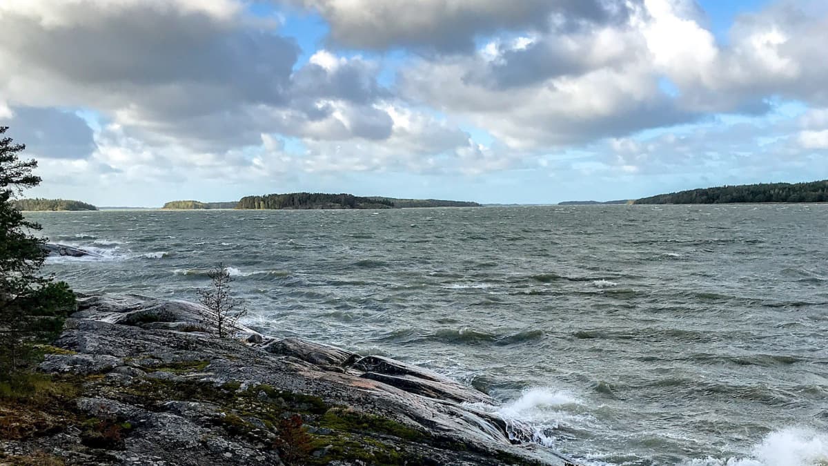 Merinäkymä Turun saaristossa.