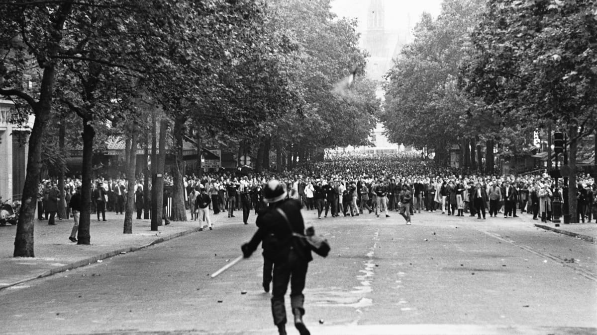 Opiskelijamielenosoitus Pariisissa vuonna 1968.