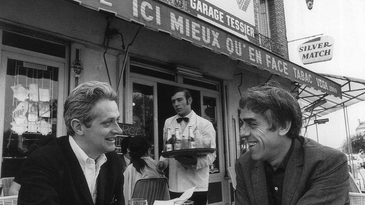 Raoul Coutard ja Peter Lennon kahvilassa Pariisissa 1968