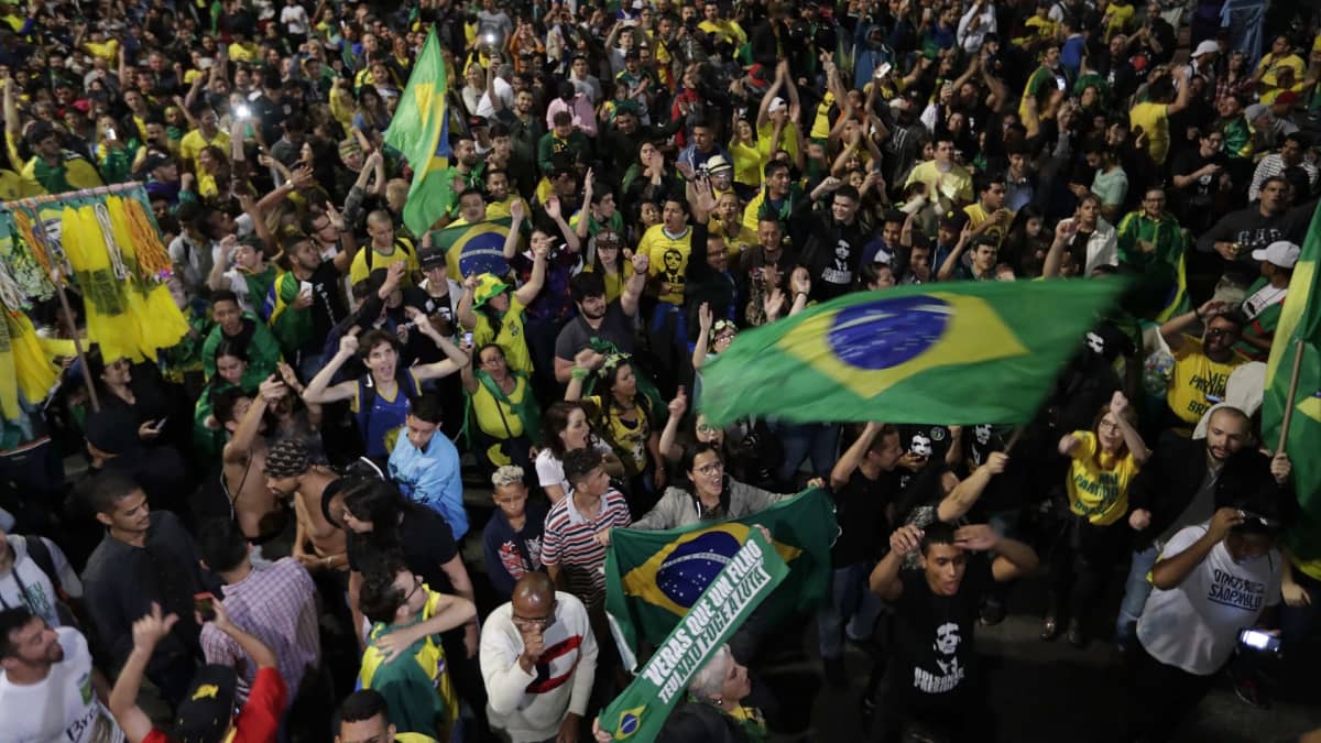 Jair Bolsonaron kannattajat juhlivat voittoa Sao Paulossa Brasiliassa.