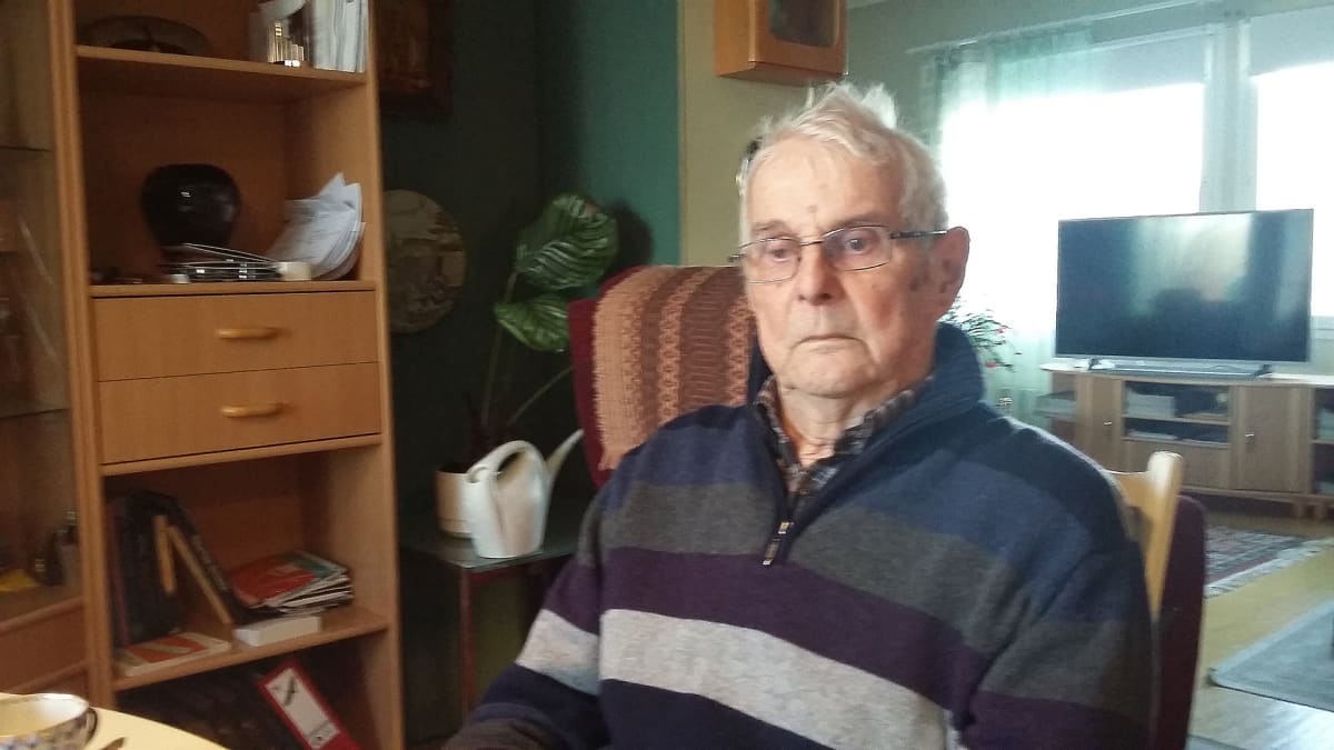 Pellon Juoksegissa asuva Olavi Puranen on 92-vuotias omaishoitaja.