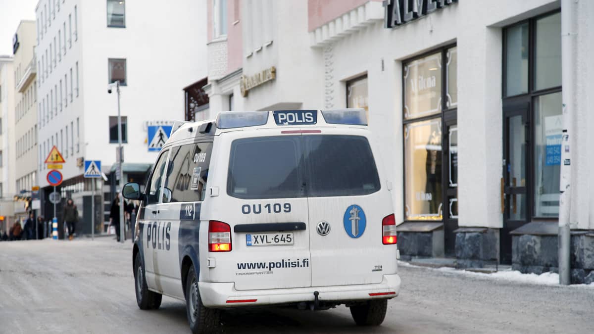 Poliisiauto Oulussa.