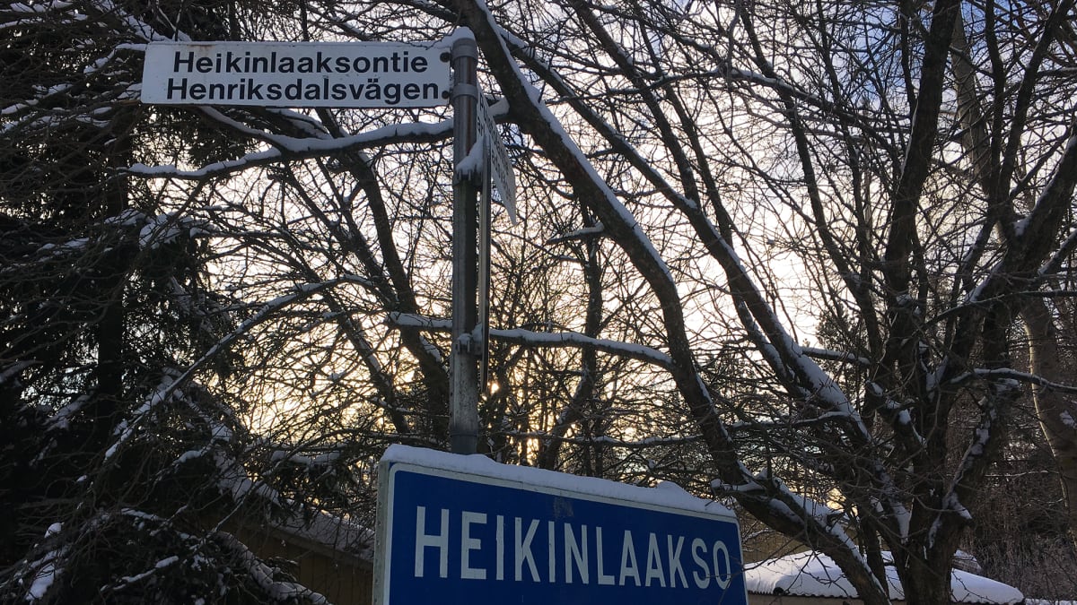 Heikinlaakson kaupunginosakyltti.