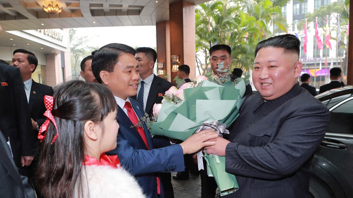 Kim Jong-un saapui Hanoihin tiistaina.