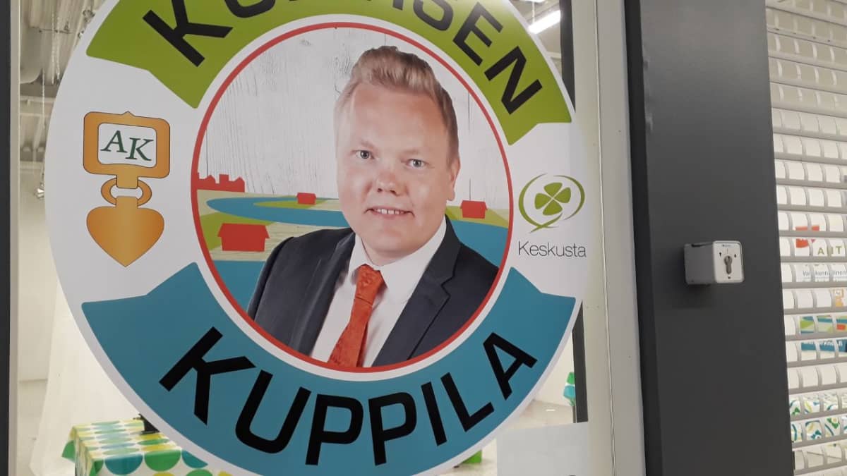 Keskustan eduskuntavaaliehdokas Antti Kurvisen vaalikahvila Seinäjoella ennen eduskuntavaaleja 2019