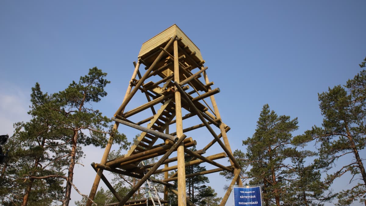 Virolahdella ksällä avattava ilmavalvontatornin kopio