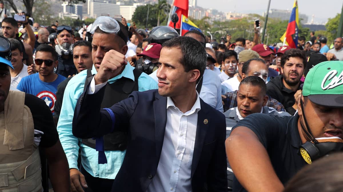 Juan Guaido mielenosoituksessa Caracasissa 30. huhtikuuta 2019.