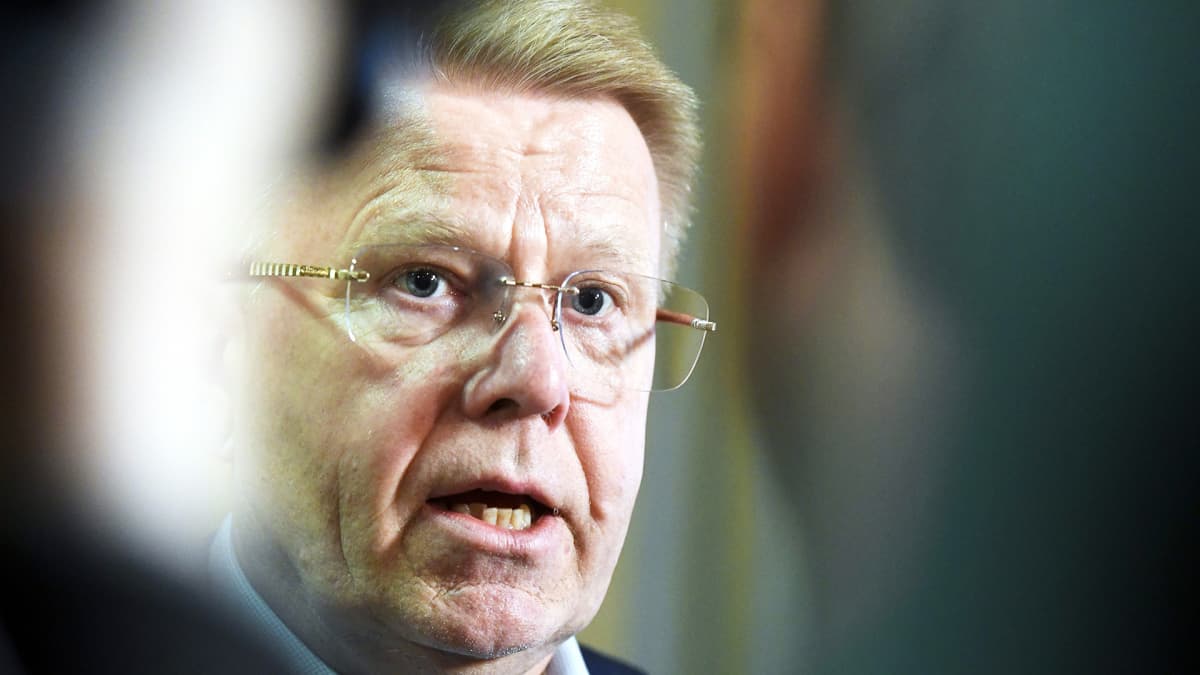 Elinkeinoelämän keskusliiton toimitusjohtaja Jyri Häkämies uskoo työttömyysturvan porrastuksen tuovan työpaikkoja.