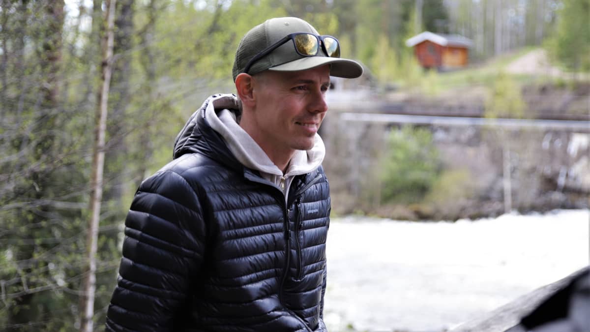 Jasper Pääkkönen Lahnasenkosken padolla