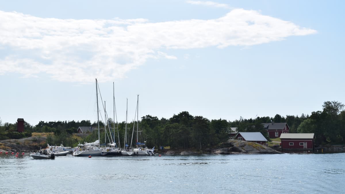 Paraisilla sijaitseva Gullkronan satama 
