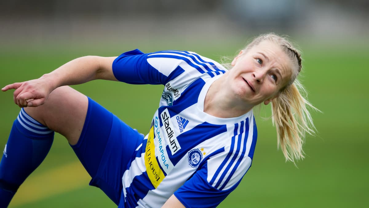 Anna Auvinen pelasi alkukauden Helsingin Jalkapalloklubissa. 